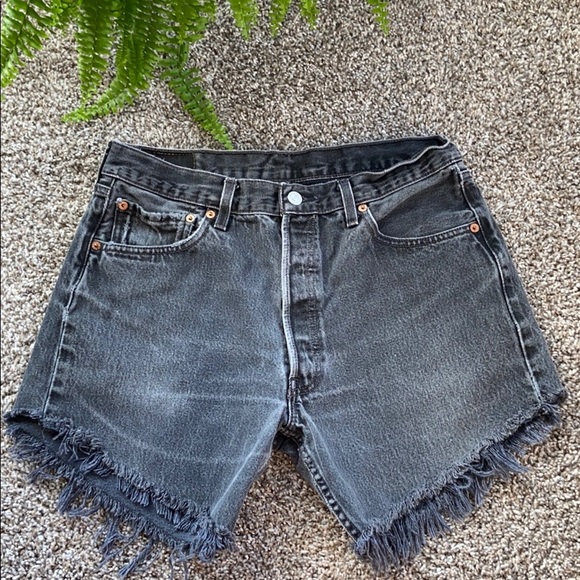 Black Levi shorts 501’s - Picture 2 of 5